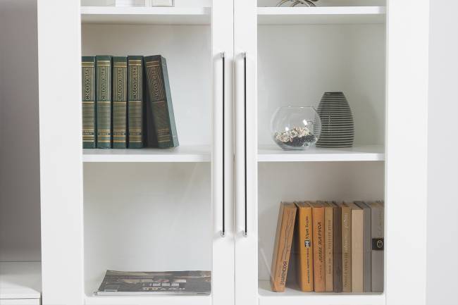 Тумба-комод и шкаф с тремя стеклянными дверками в гостиную Валенсия цвет белый шагрень Тумба-комод и шкаф с тремя стеклянными дверками в гостиную Валенсия цвет белый шагрень