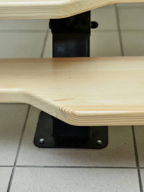 Лестница малогабаритная на монокосоуре «Гусиный шаг» 2400-2600 мм цвет серый