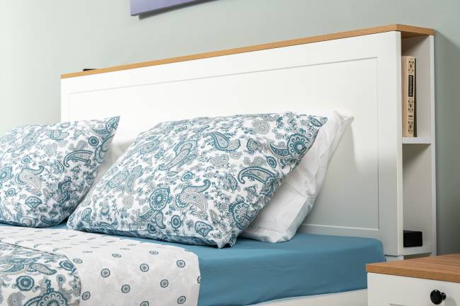 Двуспальная кровать Остин 1600 с ортопедическим основанием цвет белый шагрень/дуб крафт золотой Двуспальная кровать Остин 1600 с ортопедическим основанием цвет белый шагрень/дуб крафт золотой