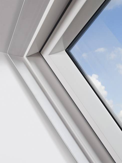 Пластиковое мансардное окно PTP U3, однокамерное